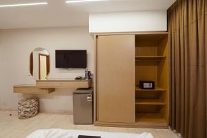 Μια τηλεόραση ή/και κέντρο ψυχαγωγίας στο KASTELLO ROIAL PLAzA