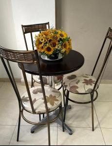 Χώρος καθιστικού στο Top 20 - Apartamento em Copacabana perto da praia vista para montanhas +25 φωτογραφίες