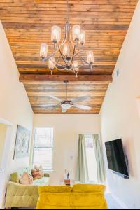 Μια τηλεόραση ή/και κέντρο ψυχαγωγίας στο Texas Hiil Country Retreat, Bulverde