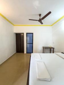 Postel nebo postele na pokoji v ubytování IVON Guest House Arambol