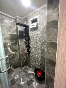 Ένα μπάνιο στο Appartement f4 bordj elbahri