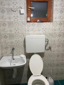 Koupelna v ubytování Vikendica- kuća za odmor