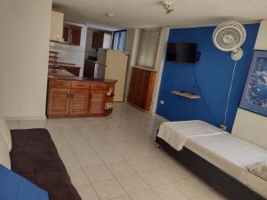 Postel nebo postele na pokoji v ubytování barato en frente de mar