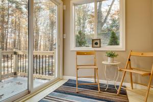 Balkón nebo terasa v ubytování Less Than 1 Mi to Dtwn Ogunquit! Coastal Family Retreat + 17 fotografií