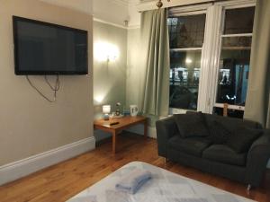 Μια τηλεόραση ή/και κέντρο ψυχαγωγίας στο The Cotswold