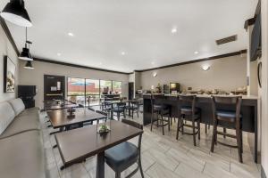 Posezení v ubytování Best Western Sea World - Lackland AFB NW Hotel & Suites