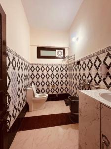 Koupelna v ubytování The Anvi Hill ! A Premium Property ! in Mussoorie