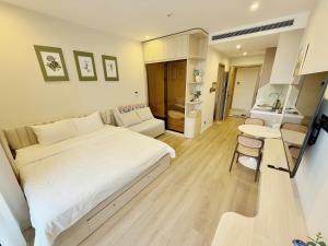 TV a/nebo společenská místnost v ubytování Villa 3-5 Phòng Ngủ Đầy Đủ Tiện Nghi