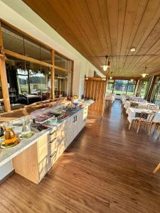 Jídlo v hotelu nebo okolí