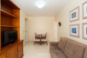 Μια τηλεόραση ή/και κέντρο ψυχαγωγίας στο Apto 1 Quarto no Centro de Floripa CPX0505