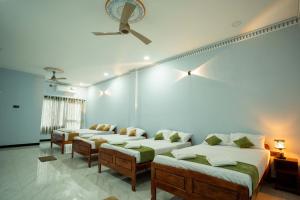 Ένα ή περισσότερα κρεβάτια σε δωμάτιο στο Best Inn +9 φωτογραφίες