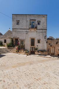 Το κτήριο όπου στεγάζεται  η παραθεριστική κατοικία