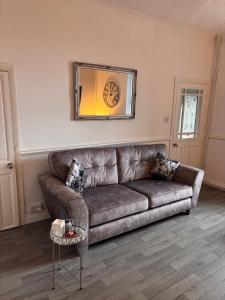 Φωτογραφία από το άλμπουμ του Chestnut Lodge - a woodland escape near the city! στο Μπράντφορντ