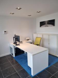 Μια τηλεόραση ή/και κέντρο ψυχαγωγίας στο Le Jardin