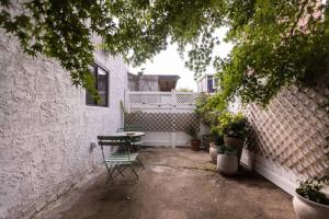 Patio nebo venkovní prostory v ubytování Design Row House in Fishtown Monthly Rentals