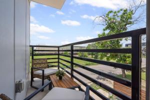 Balkón nebo terasa v ubytování The Ruby 2BD In the Heart of FW