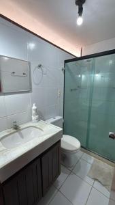 Ένα μπάνιο στο Minas Beach