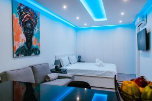 Μια τηλεόραση ή/και κέντρο ψυχαγωγίας στο Yes Rooftop, Private Pool & Sea View, Cidadela