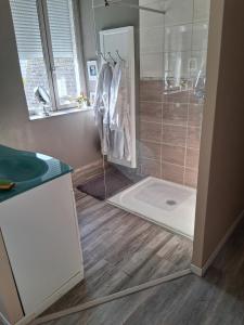 Ένα μπάνιο στο chambre dans maison de Maitre