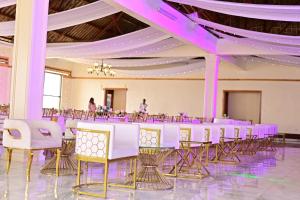 Restaurace v ubytování Kitonga Garden Resort