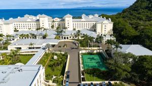 ココにあるRiu Guanacaste - All Inclusiveのリゾートの空中を望む