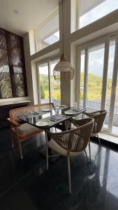 Fotografie z fotogalerie ubytování Sacred Grove Resort Sohra v destinaci Čérápuňdží