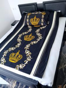 En eller flere senge i et værelse på Luxe 1 Monte Carlo Suite