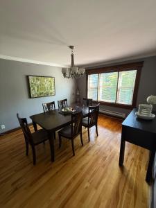 Posezení v ubytování Westmount Manor Unit 5 - 3 Bedroom Apartment