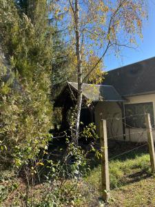 Κήπος έξω από το Kuća za odmor Sremac