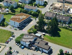 The surrounding neighborhood or a neighborhood close to a szállodákat