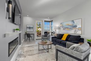 TV a/nebo společenská místnost v ubytování Sunrise Resort Rentals