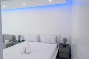 Ένα ή περισσότερα κρεβάτια σε δωμάτιο στο Yes Rooftop, Private Pool & Sea View, Cidadela +32 φωτογραφίες