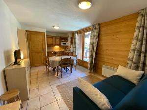 Χώρος καθιστικού στο Appartement 4-6 personnes centre Les Contamines Montjoie +9 φωτογραφίες
