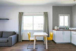 Η κουζίνα ή μικρή κουζίνα στο Vega Apartments