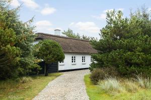 Το κτήριο όπου στεγάζεται  η παραθεριστική κατοικία