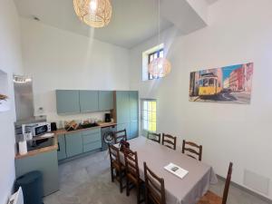 Η κουζίνα ή μικρή κουζίνα στο Chez Gheorghe