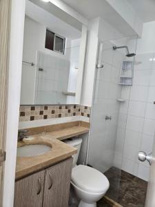 Koupelna v ubytování Apartamento Cómodo y Residencial con parqueo