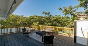 Balkón nebo terasa v ubytování Beachside Getaway - Heated Pool - By Vilano Beach