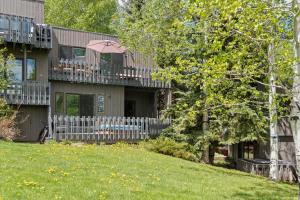 Κήπος έξω από το Meadow Mountain Vista Boutique Aprs-ski Chalet