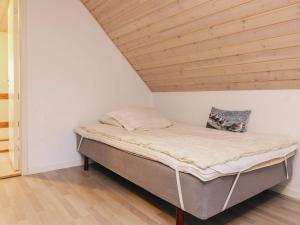 Postel nebo postele na pokoji v ubytování 6 person holiday home in Horslunde