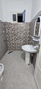 Ένα μπάνιο στο Maison ben slimen