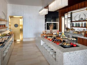 Jídlo v hotelu nebo okolí