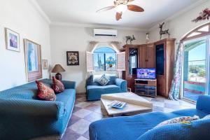 TV a/nebo společenská místnost v ubytování Vacation home in Mision Los Sahuaros community, San Felipe Baja