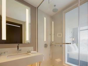 Ένα μπάνιο στο Mövenpick Istanbul Hotel Golden Horn