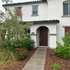 Aed väljaspool majutusasutust Phoenix Family Nest