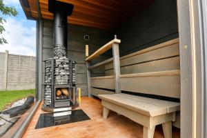 Palanda nebo palandy na pokoji v ubytování Countryside Retreat - Indoor Pool, Sauna, Hot Tub