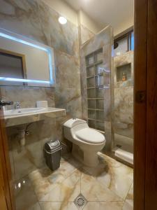 Phòng tắm tại Exedra de Galeria Cafe. Mindo- Ecuador +30 ảnh