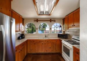 Η κουζίνα ή μικρή κουζίνα στο Rick`s Place - San Felipe Vacation Rental with Private Pool