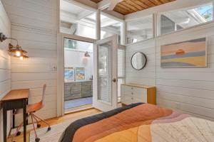 Postel nebo postele na pokoji v ubytování Carolina street 110