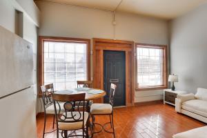 صورة لـ Ultimate Convenience Historic Dtwn Marshall Apt! في مارشال